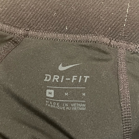 Nike Dri-FIT Black Performance Shorts - Picture 3 of 3